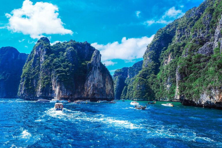 หมู่เกาะพีพี 1 ใน 10 เกาะที่สวยงามที่สุด